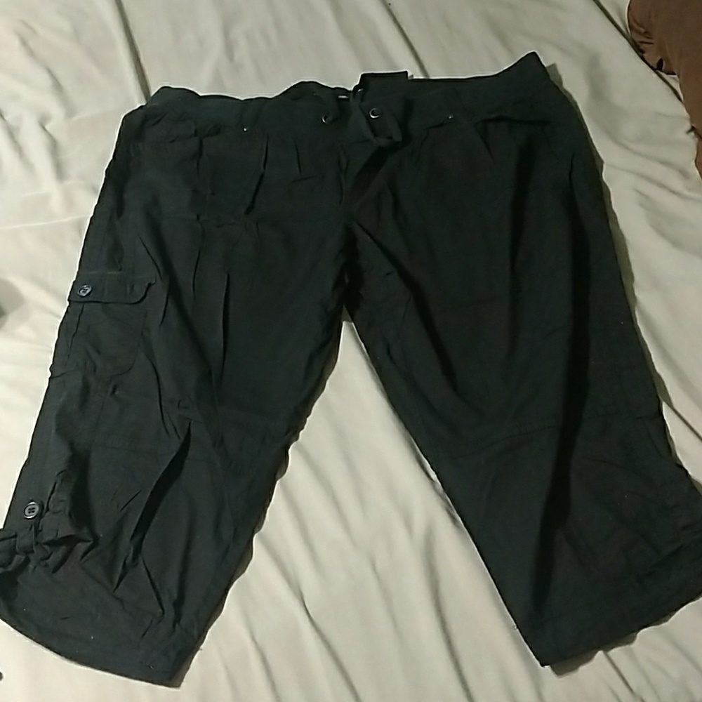 Black Maurices Capris